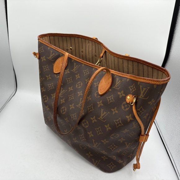 LOUIS VUITTON Monogram Neverfull MM Brown Tote Bag - Picture 3 of 16